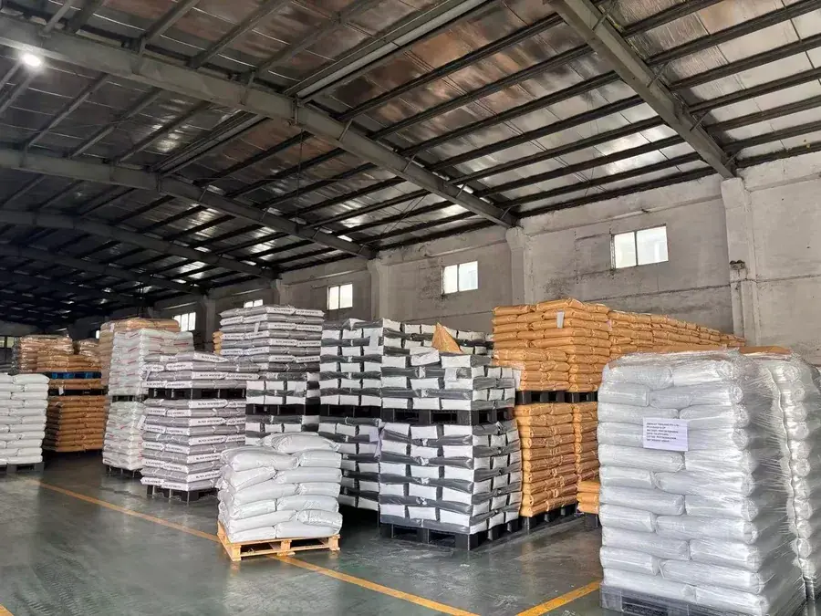 Almoxarifado de produto acabado na fábrica E-LUCK em Huizhou